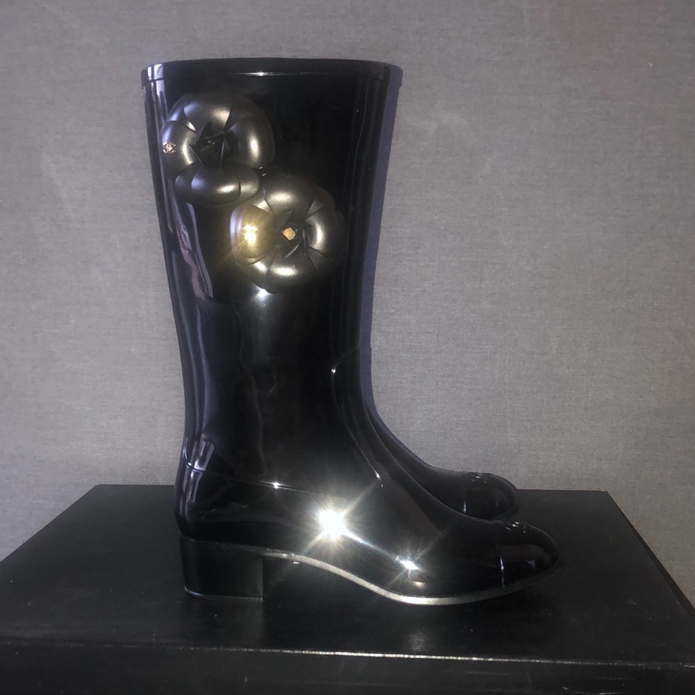 Brand New CHANEL Rain Boots Limited Edition Size 7